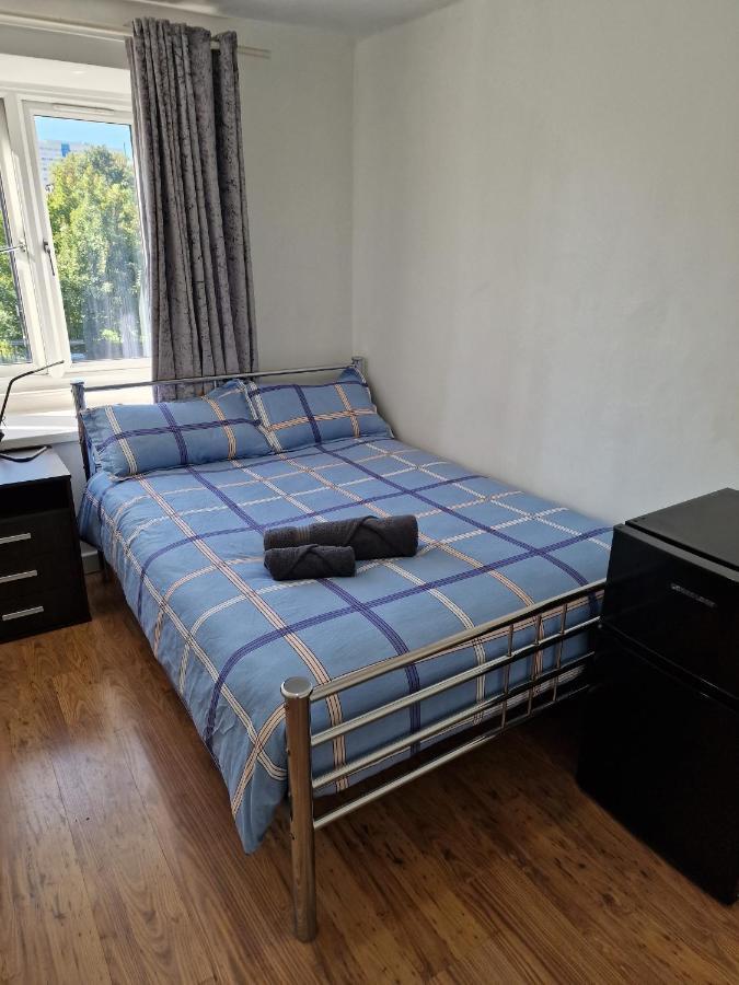 Hospedagem domiciliar Cozy Double Bedroom In Zone 1-2 Londres